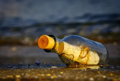 Une bouteille à la mer